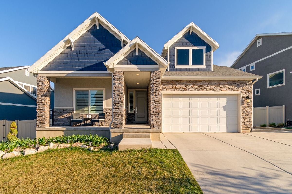 Full exterior repaint in Highlands Ranch